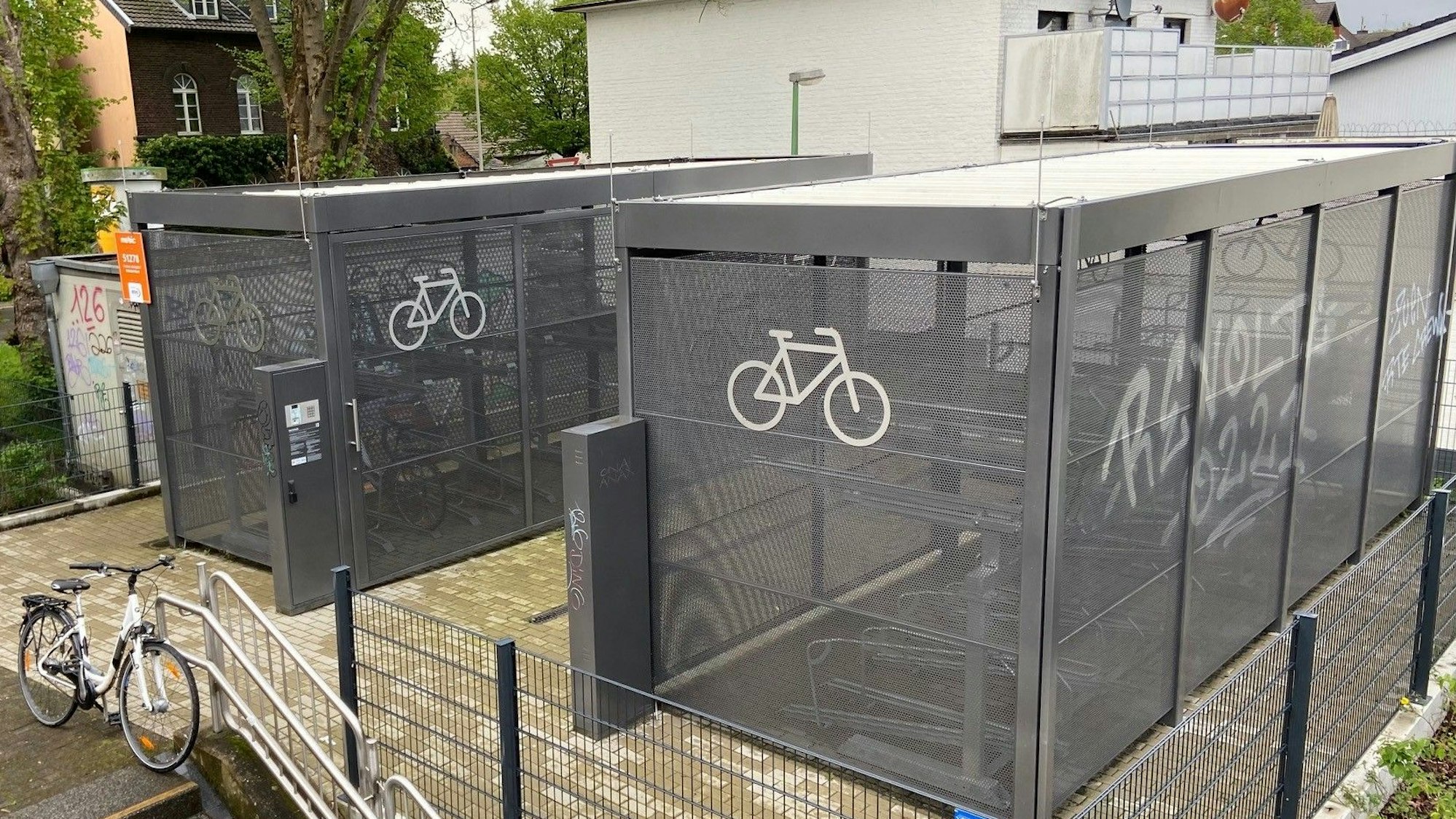 Auf dem Bild sind die neuen Abstellanlagen zu sehen.