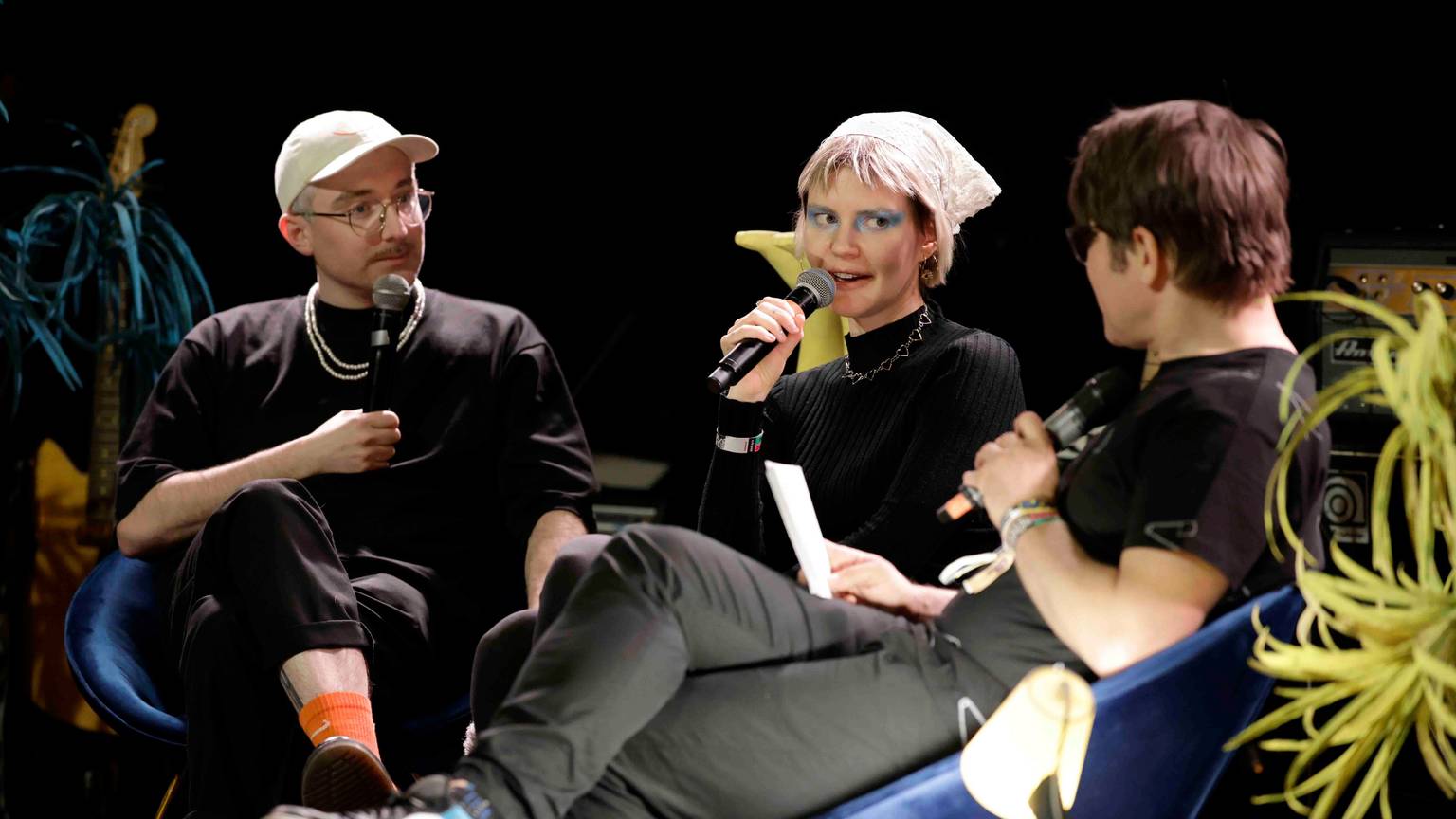 Jan Klaas Müller gastierte mit der Band „TRÄNEN“ aus Chemnitz, bestehend aus der Sängerin Gwen Dolyn (Mitte) und dem Kraftklub-Gitarristen Steffen Israel (links).