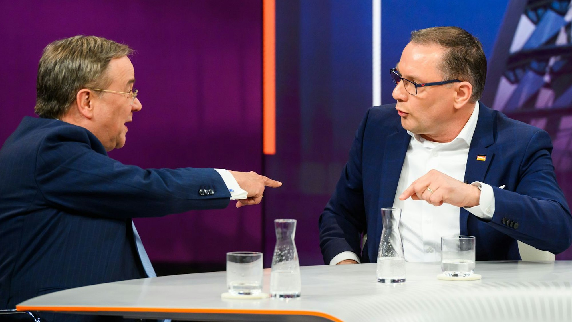 CDU-Politiker Armin Laschet (l.) und AfD-Chef Tino Chrupalla in der ZDF-Talksendung „Maybrit Illner“.
