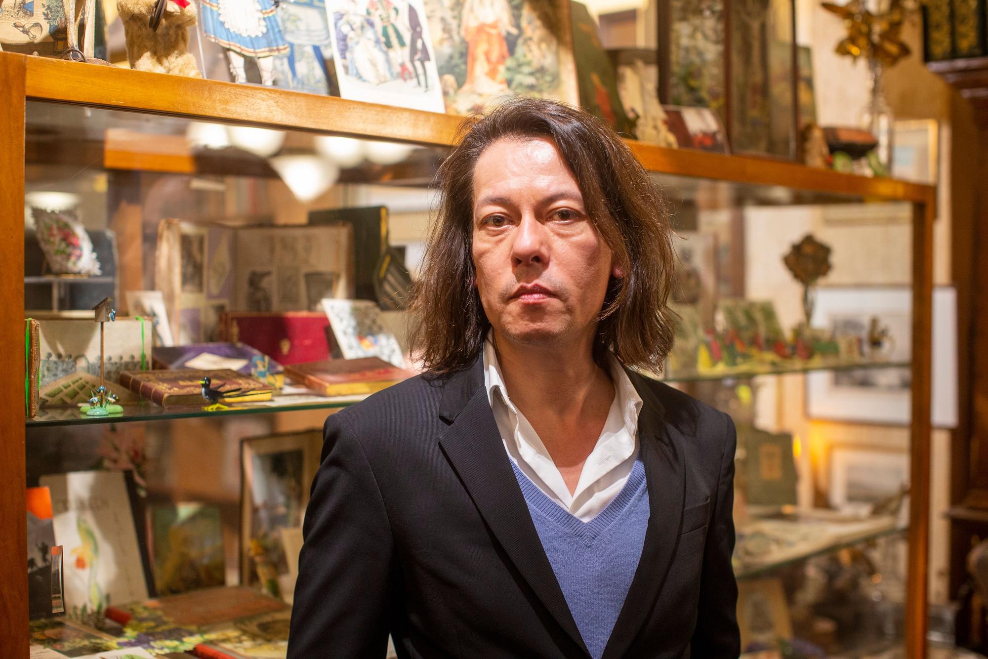 Galerist Assawin Getbutbaworn.