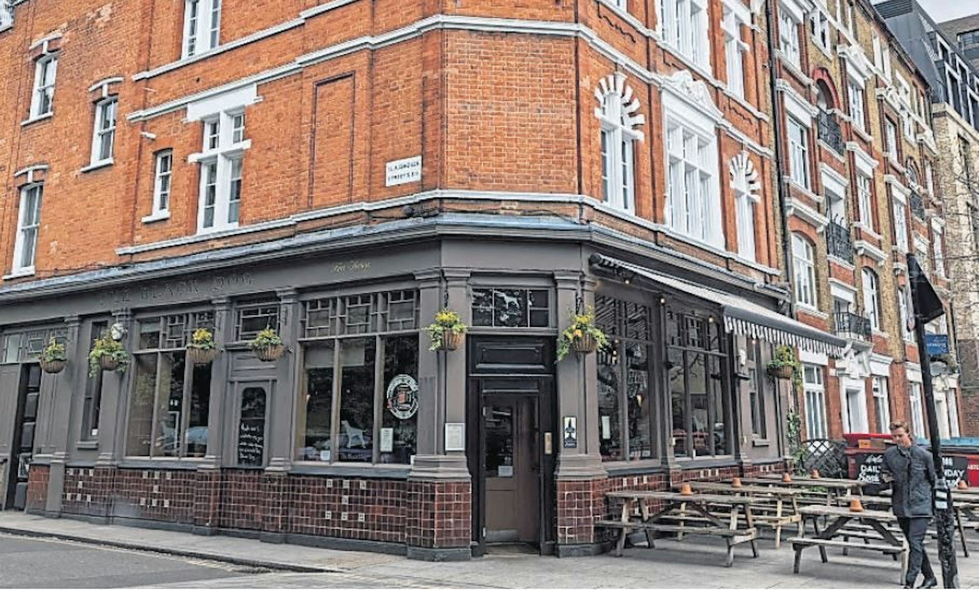 Pilgerstätte für „Swifties“: das Pub „The Black Dog“. Susanne Ebner