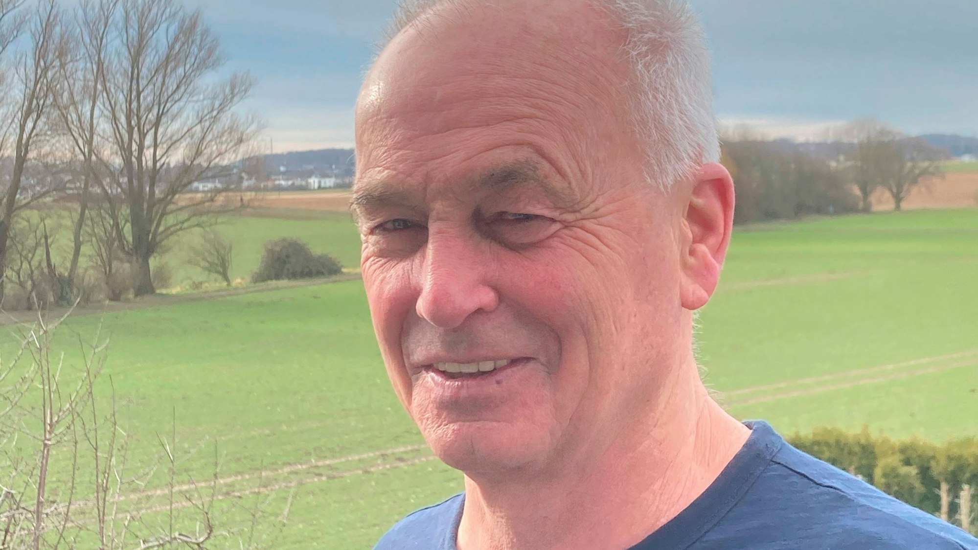 Das Bild zeigt Hans Joachim Wirtz, Vorsitzender und Jugendtrainer des SV Grün-Weiß Brauweiler.