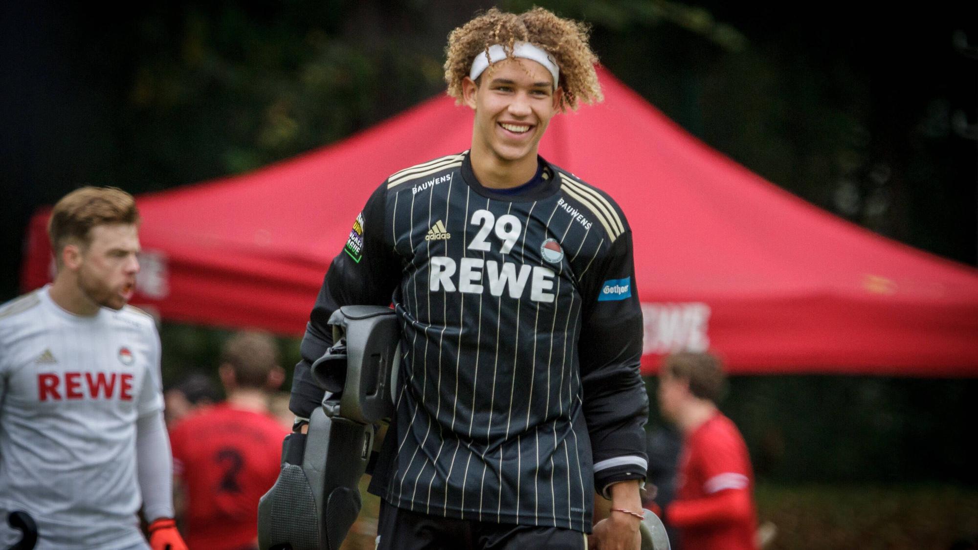 1. Herren Hockey Bundesliga, Rot-Weiß Köln - SC Frankfurt 1880, 23.10.2021 Joshua William Onyekwue Nnaji Rot-Weiss Köln 29, Rot-Weiß Köln - SC Frankfurt 1880 am 23.10.2021 im KTHC Stadion Rot-Weiss Köln, Köln *** 1 Mens Hockey Bundesliga, Rot Weiß Köln SC Frankfurt 1880, 23 10 2021 Joshua William Onyekwue Nnaji Rot Weiss Köln 29 , Rot Weiß Köln SC Frankfurt 1880 on 23 10 2021 at KTHC Stadium Rot Weiss Köln, Cologne. Copyright: xBEAUTIFULxSPORTS/MarcxJungex