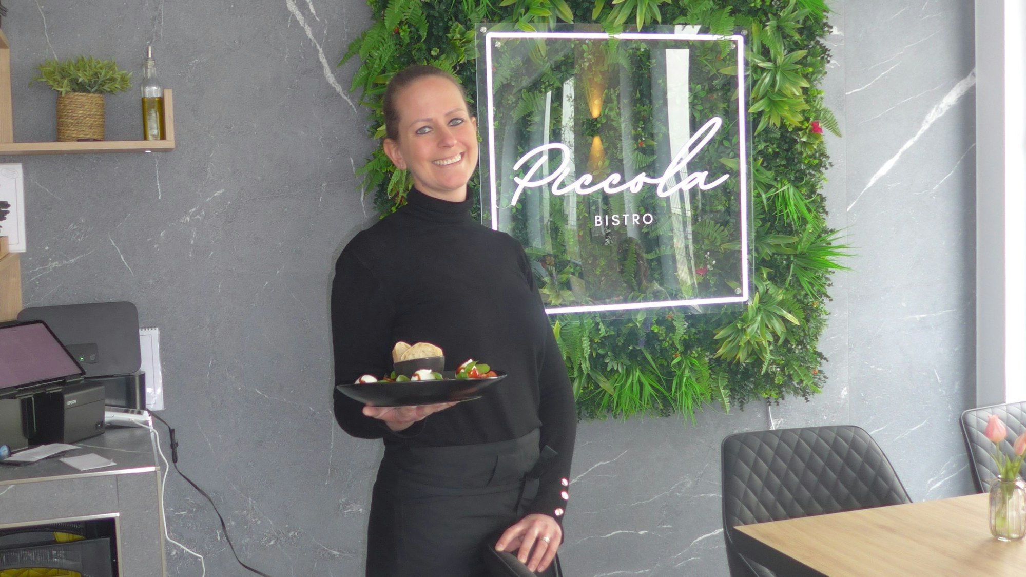 Im Bistro Piccola in Hersel ist Alexandra Disch die Gastgeberin