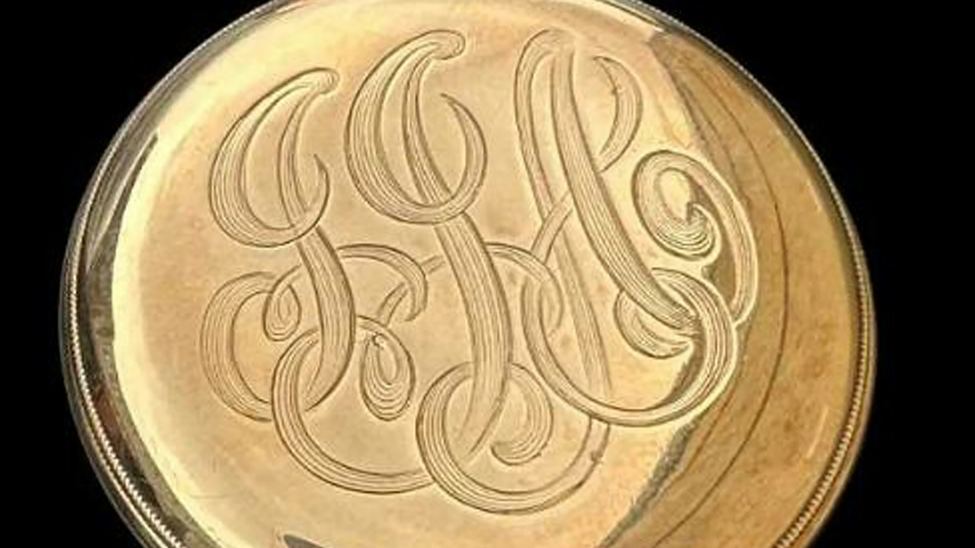 Dieses undatierte von Henry Aldridge & Son zur Verfügung gestellte Foto zeigt eine goldene Taschenuhr eines „Titanic“-Passagiers.