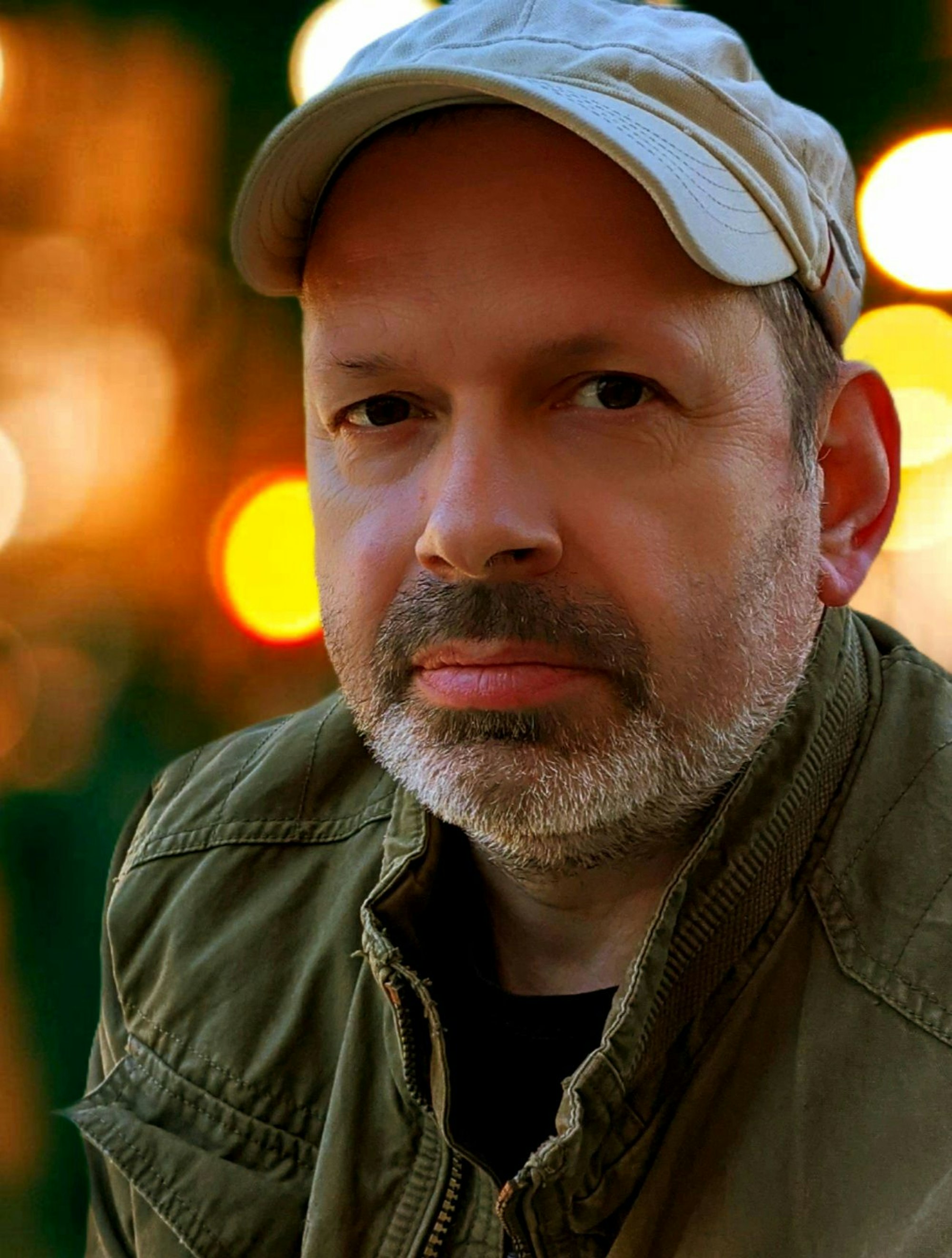 Stefan Knott ist Betriebsratsvorsitzender der Filiale Breite Straße von Galeria Karstadt Kaufhof.