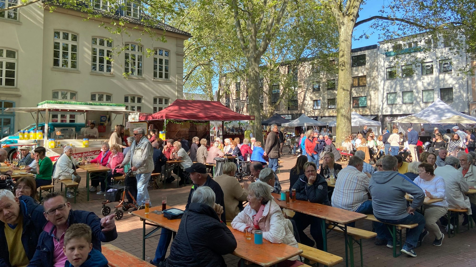 Auf dem Bild ist der Schlemmermarkt zu sehen.