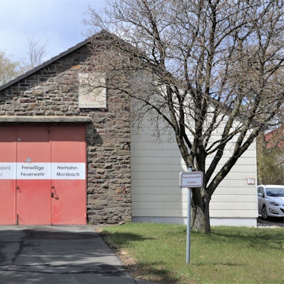 Blick auf das alte Feuerwehrgerätehaus in Herhahn.