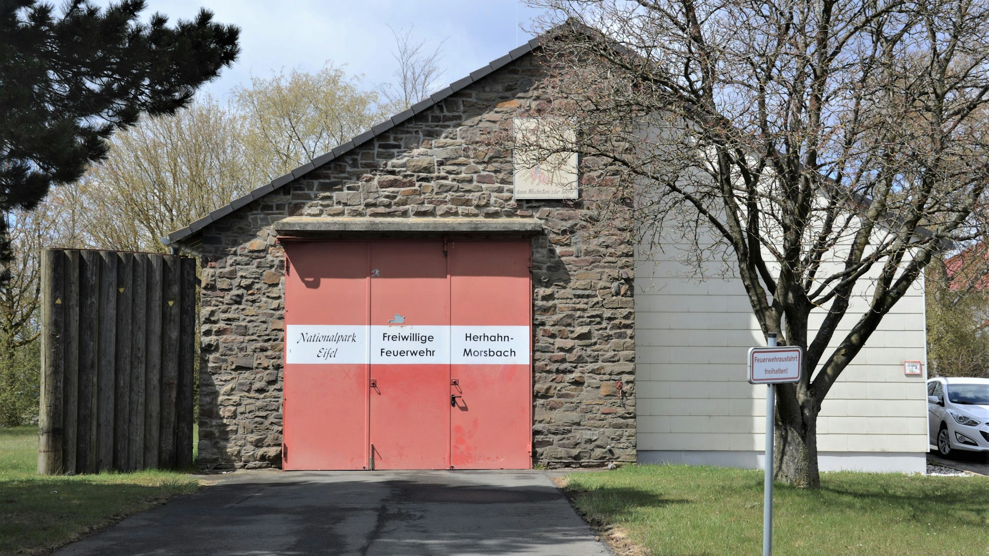 Blick auf das alte Feuerwehrgerätehaus in Herhahn.