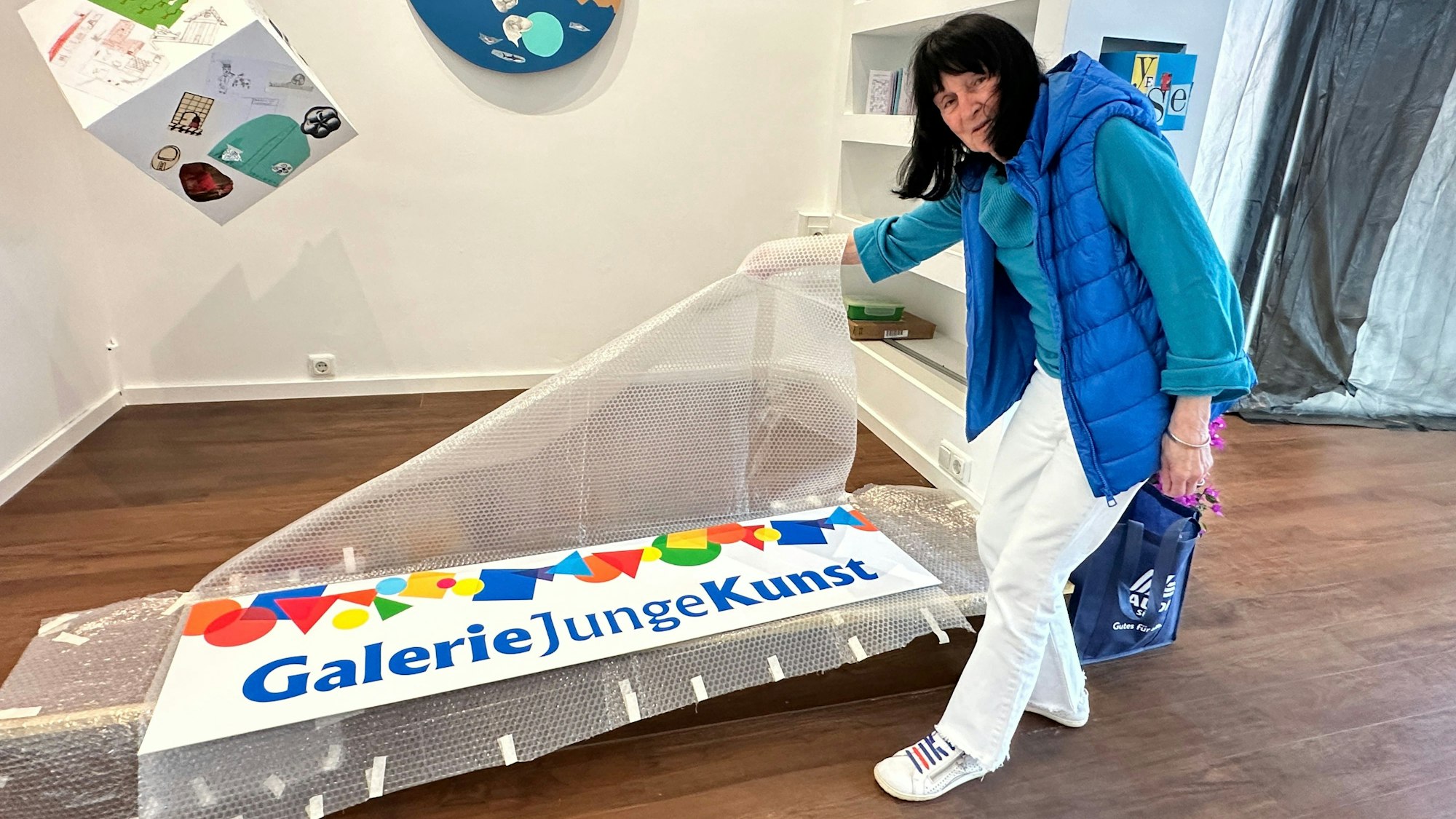 Ingeburg Zimmermann hat immer wieder neue Ideen und Impulse für die Jugend-Kunstschule, die jetzt in Rodenkirchen eine eigene Ausstellungsfläche erhält.