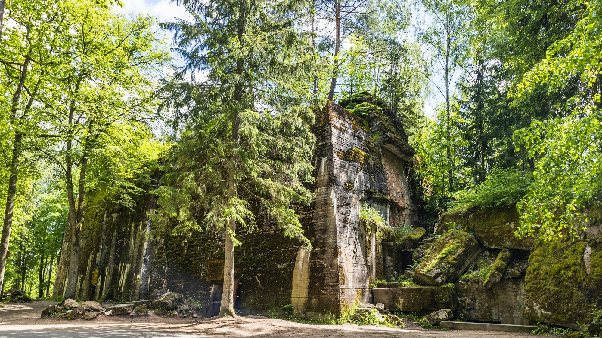 Adolf Hitlers Bunker in der Wolfsschanze ist heute ebenfalls eine Ruine. (Archivbild)