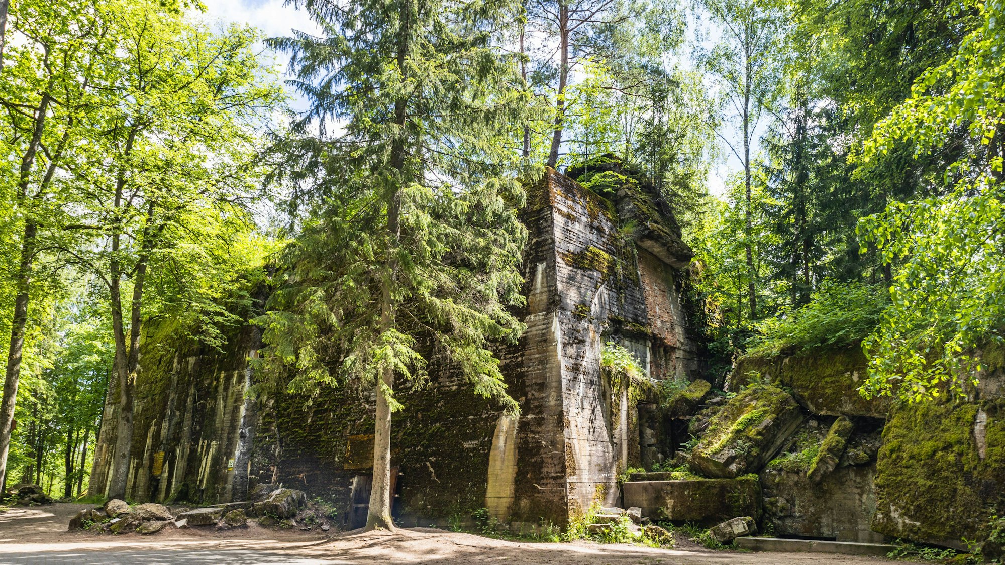 Adolf Hitlers Bunker in der Wolfsschanze ist heute ebenfalls eine Ruine. (Archivbild)