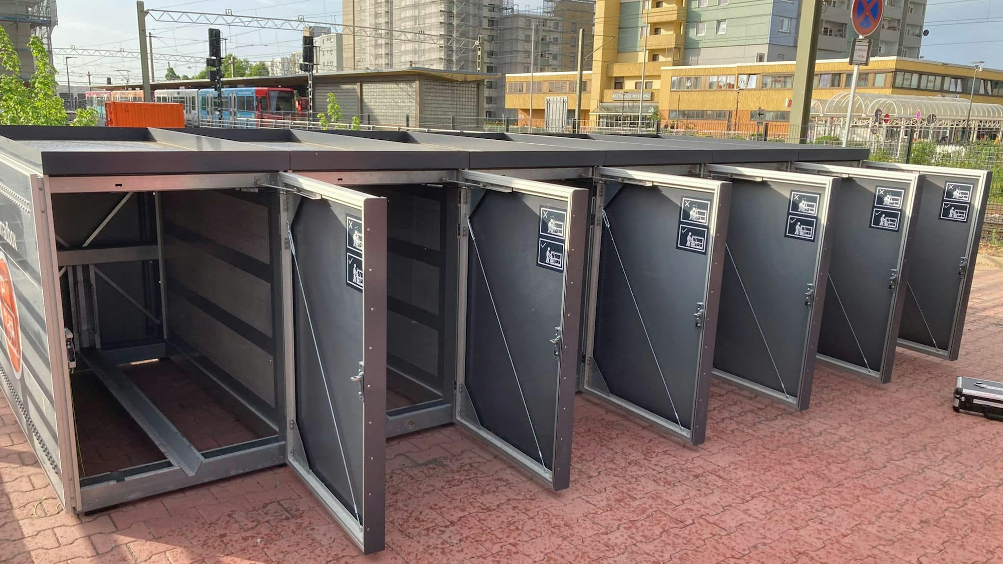 Wann die Boxen in Betrieb genommen werden, ist noch offen.