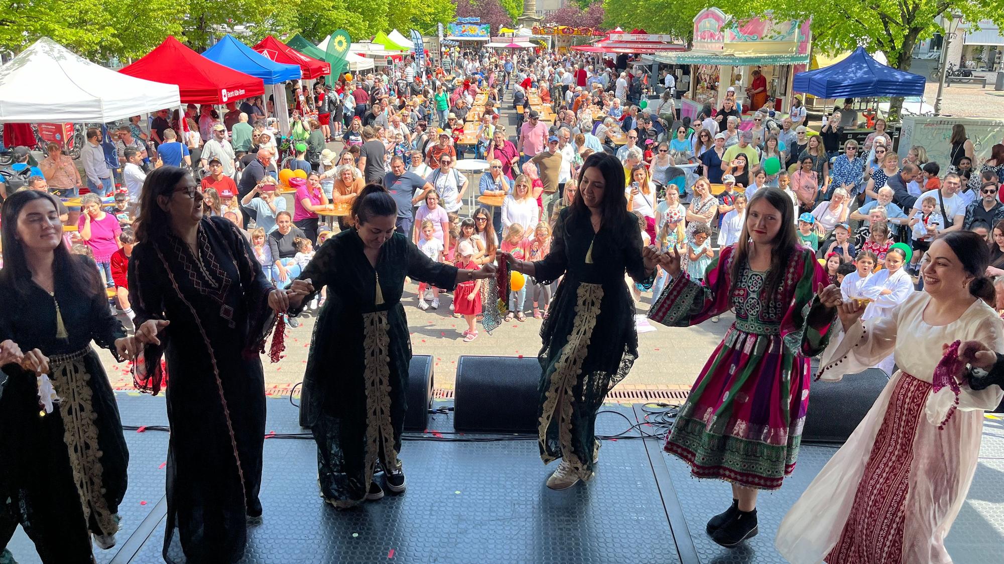 Der DGB Rhein-Sieg hatte zur Kundgebung zum 1. Mai und zum Familienfest auf den Siegburger Marktplatz eingeladen.