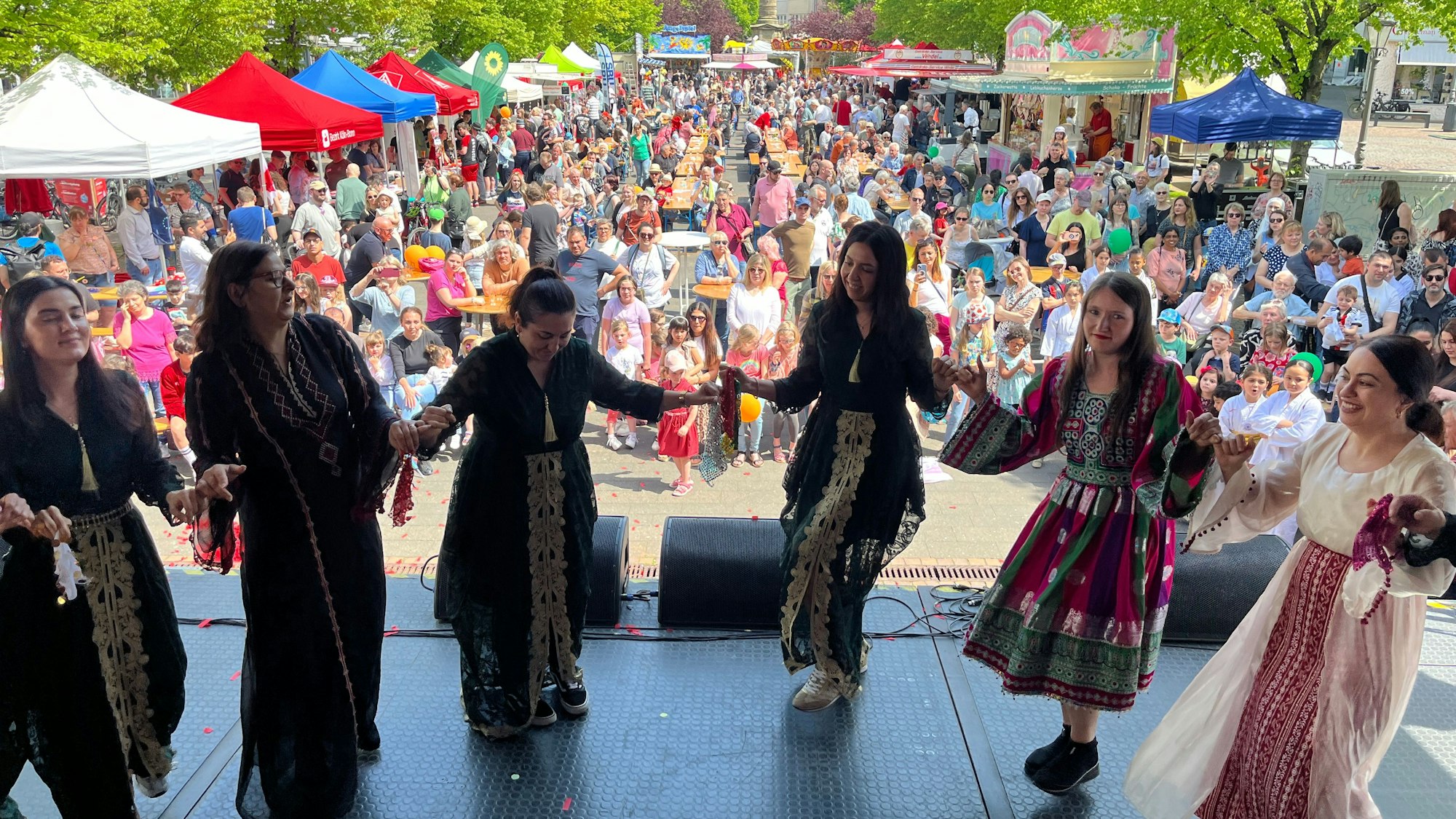 Der DGB Rhein-Sieg hatte zur Kundgebung zum 1. Mai und zum Familienfest auf den Siegburger Marktplatz eingeladen.
