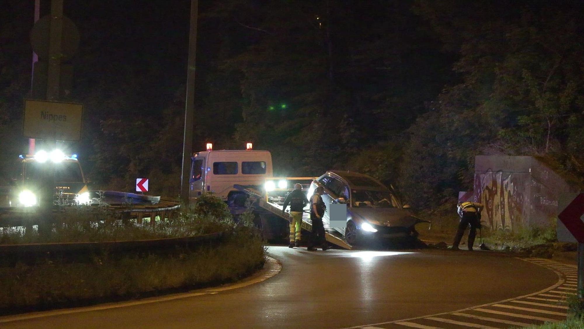 In der Nacht zum 1. Mai 2024 hat sich auf der A57 in Köln an der Abfahrt zur Inneren Kanalstraße ein Unfall ereignet.
