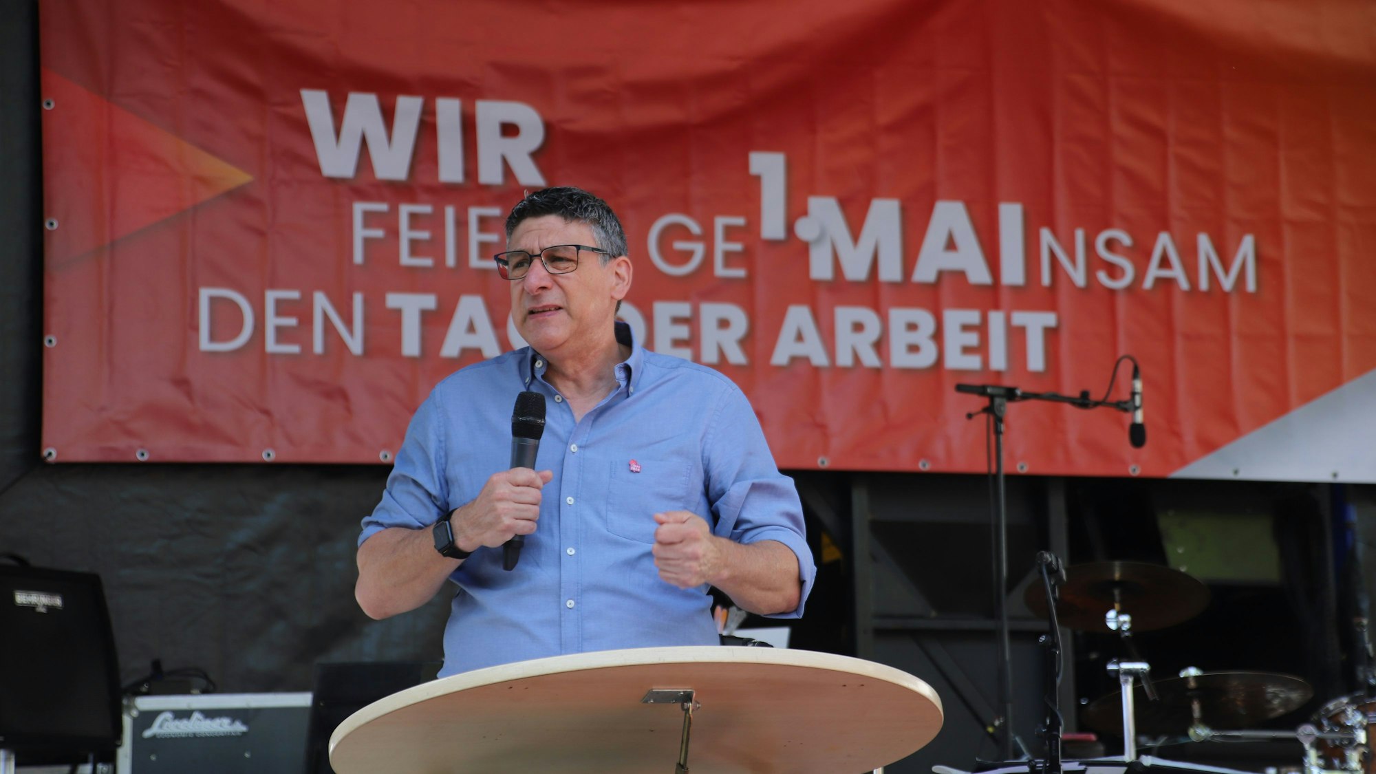 Hauptredner war der Bezirksleiter der IG Metall NRW, Knut Giesler.