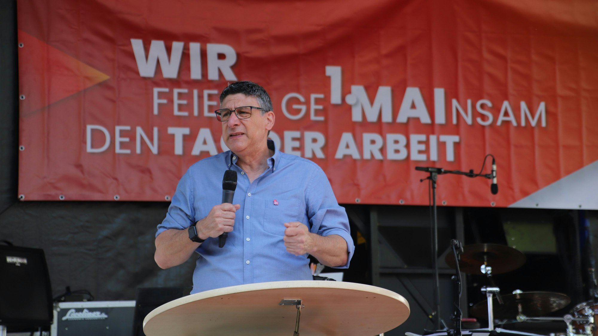 Hauptredner war der Bezirksleiter der IG Metall NRW, Knut Giesler.