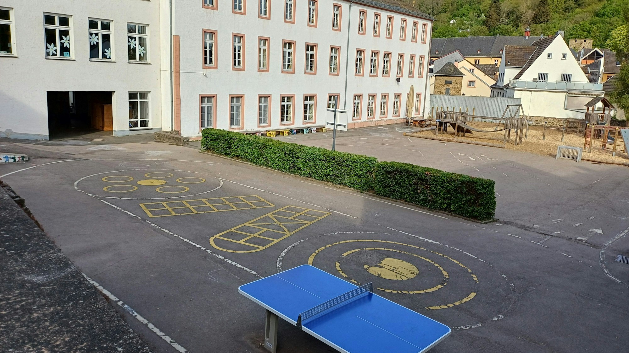 Der Schulhof der Grundschule Bad Münstereifel.