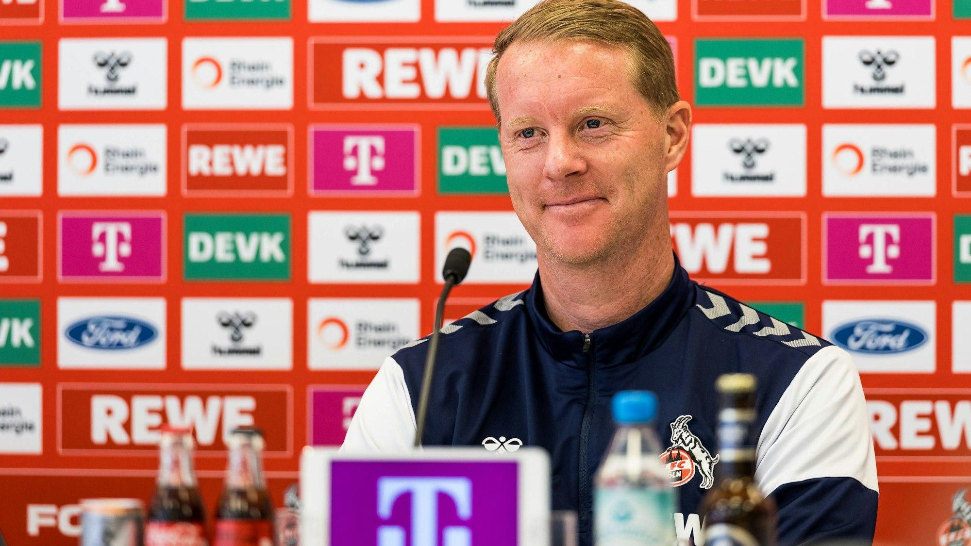 FC-Trainer Timo Schultz auf der Pressekonferenz vor dem Heimspiel gegen den SC Freiburg.