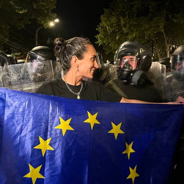 „Wir werden nie wieder Teil Russlands sein“, sagen die Demonstranten in der georgischen Hauptstadt Tiflis. Erneut kam es am Mittwoch zu Massenprotesten gegen den pro-russischen Kurs der Regierung des Landes.