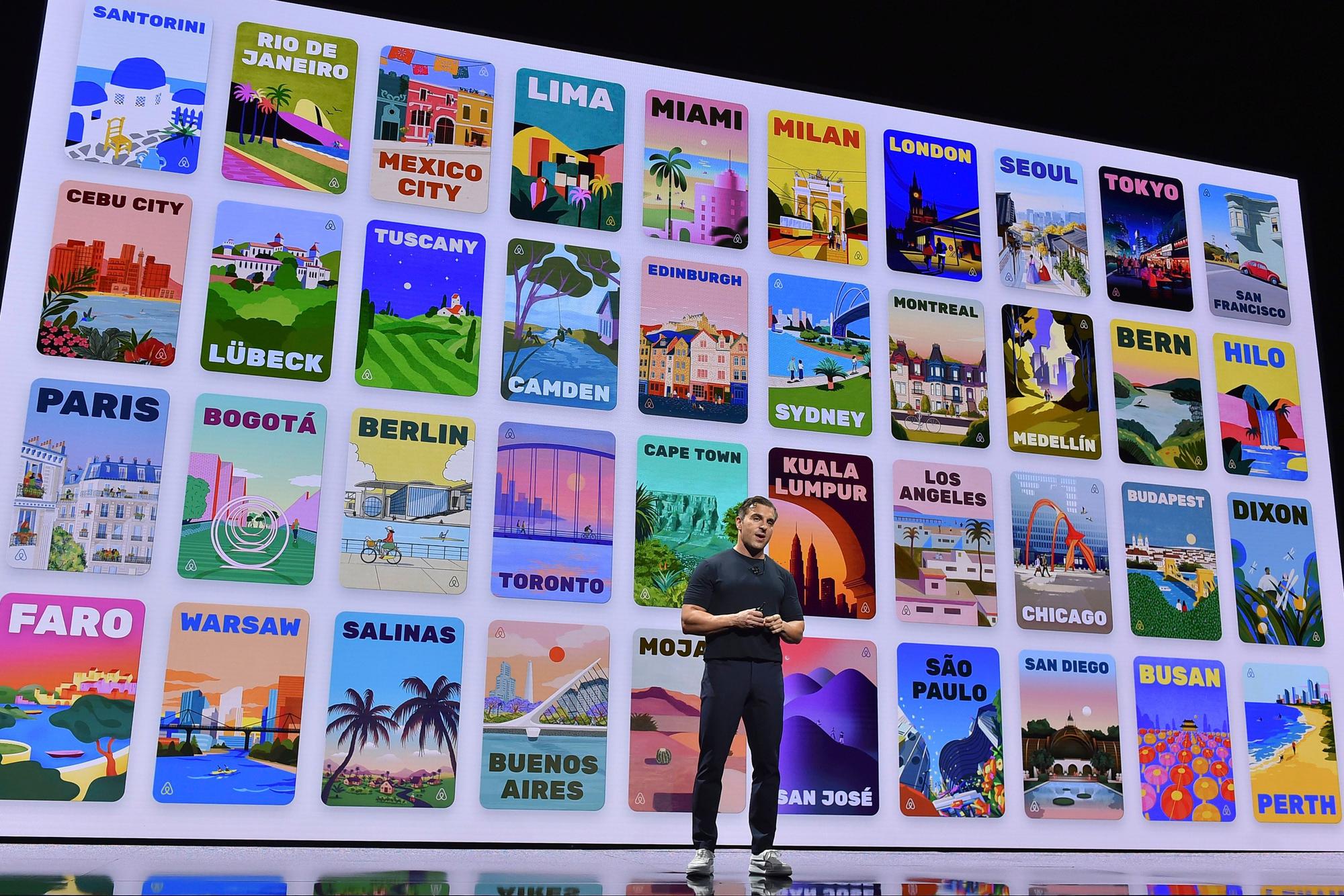 Brian Chesky bei der Präsentation der neuen Angebote