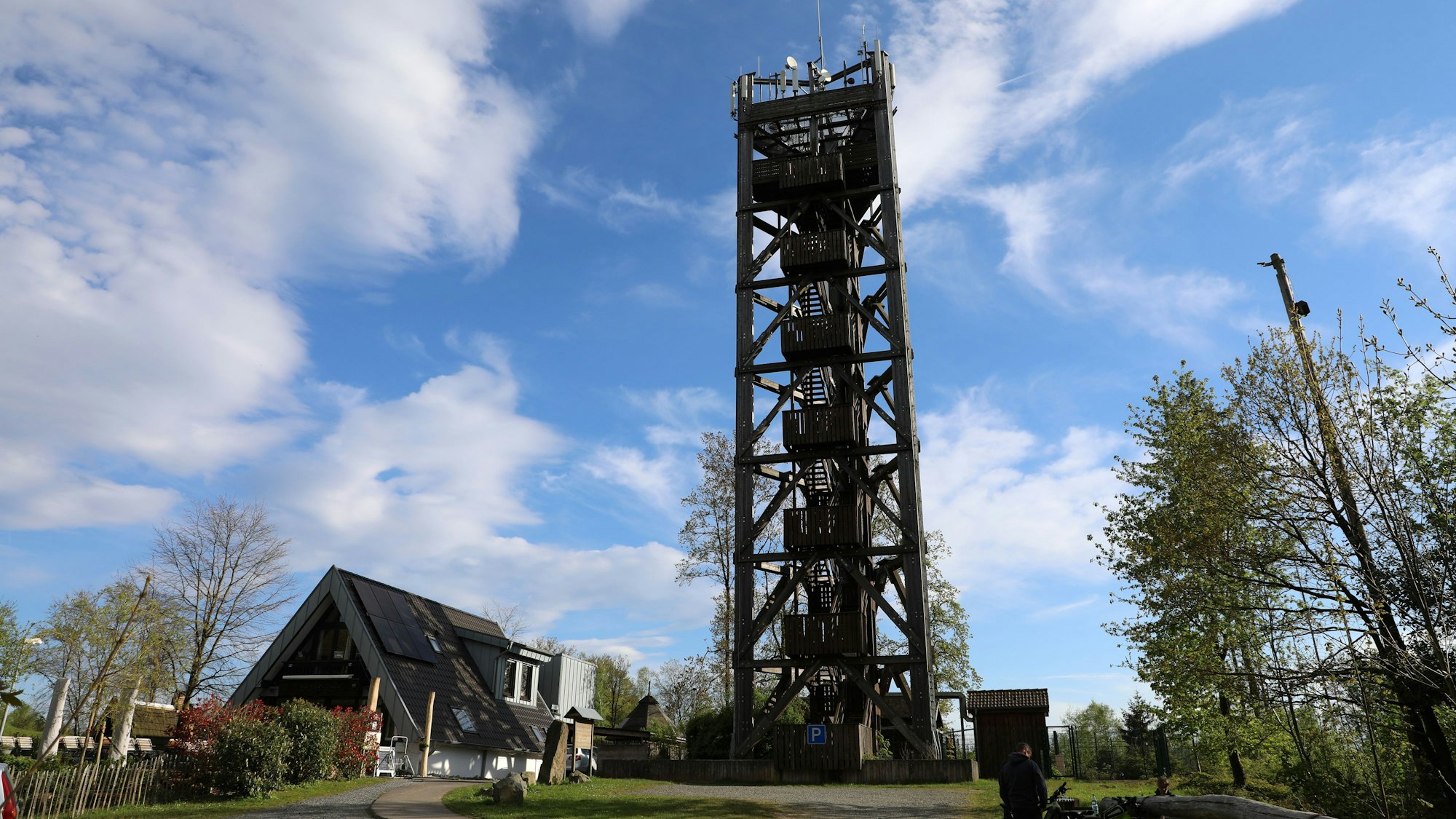 Aussichtsturm aus Holz