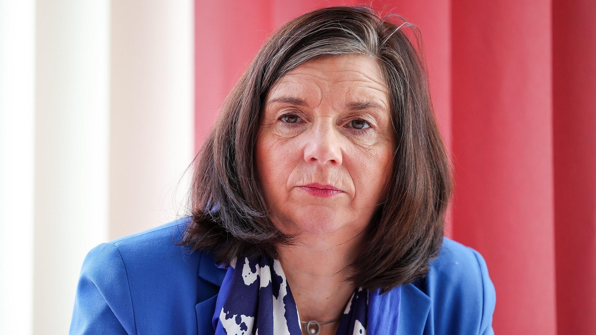 ARCHIV - 23.01.2024, Sachsen, Markneukirchen: Bundestagsvizepräsidentin Katrin Göring-Eckardt (Grüne) besucht die Jürgen Voigt Meisterwerkstatt für Metallblasinstrumente. (zu dpa: «Polizeigewerkschaft verteidigt Einsatz bei Aktion gegen Göring-Eckardt») Foto: Jan Woitas/dpa +++ dpa-Bildfunk +++