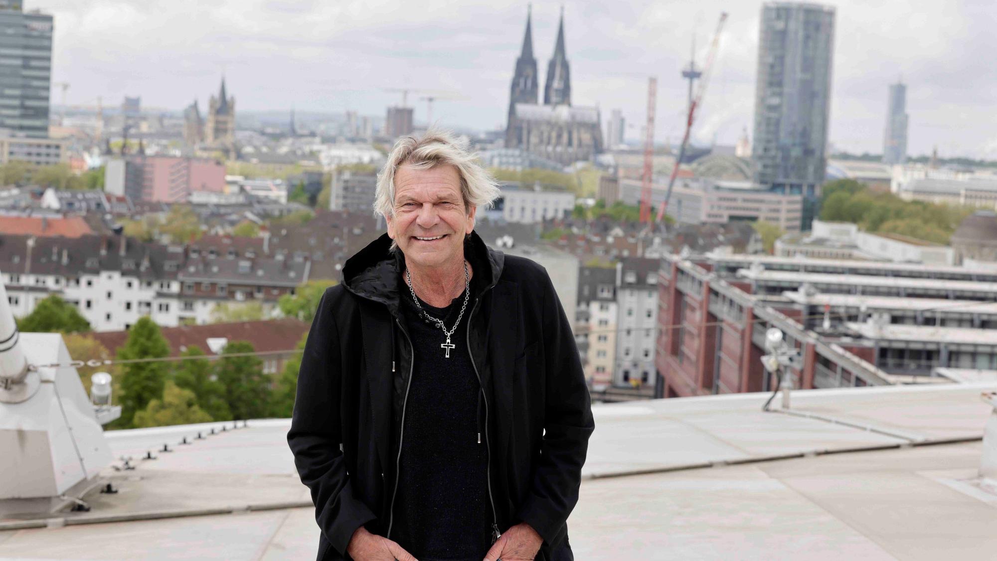 Matthias Reim auf dem Dach der Kölner Lanxess-Arena.