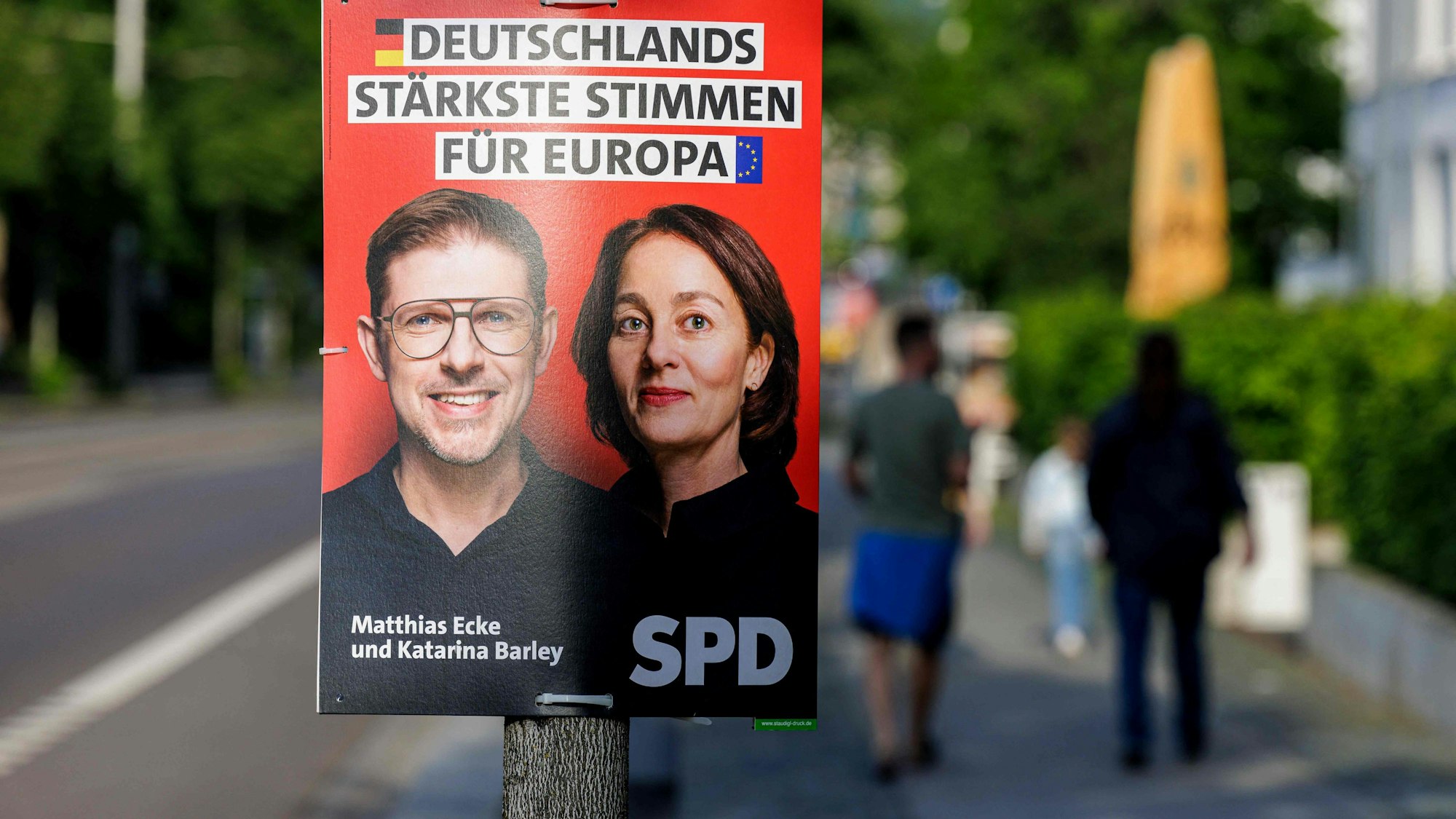 An election poster of Germany's Social Democratic Party SPD lead candidates Matthias Ecke (L) and Katarina Barley for the upcoming European Parliament elections is seen attached to a lamp post in the city district Striesen of Dresden, eastern Germany on May 4, 2024. German Chancellor Scholz on May 4 condemned an attack on one of his party's European Parliament deputies as a "threat" to democracy after authorities said a political motive was suspected. Police said four unknown attackers beat up Matthias Ecke, an MEP for the Social Democratic Party (SPD), as he put up EU election posters in the eastern city of Dresden on Friday night, May 3. Ecke, 41, was "seriously injured" and required an operation after the attack, his party said. Police confirmed he needed hospital treatment. (Photo by JENS SCHLUETER / AFP)