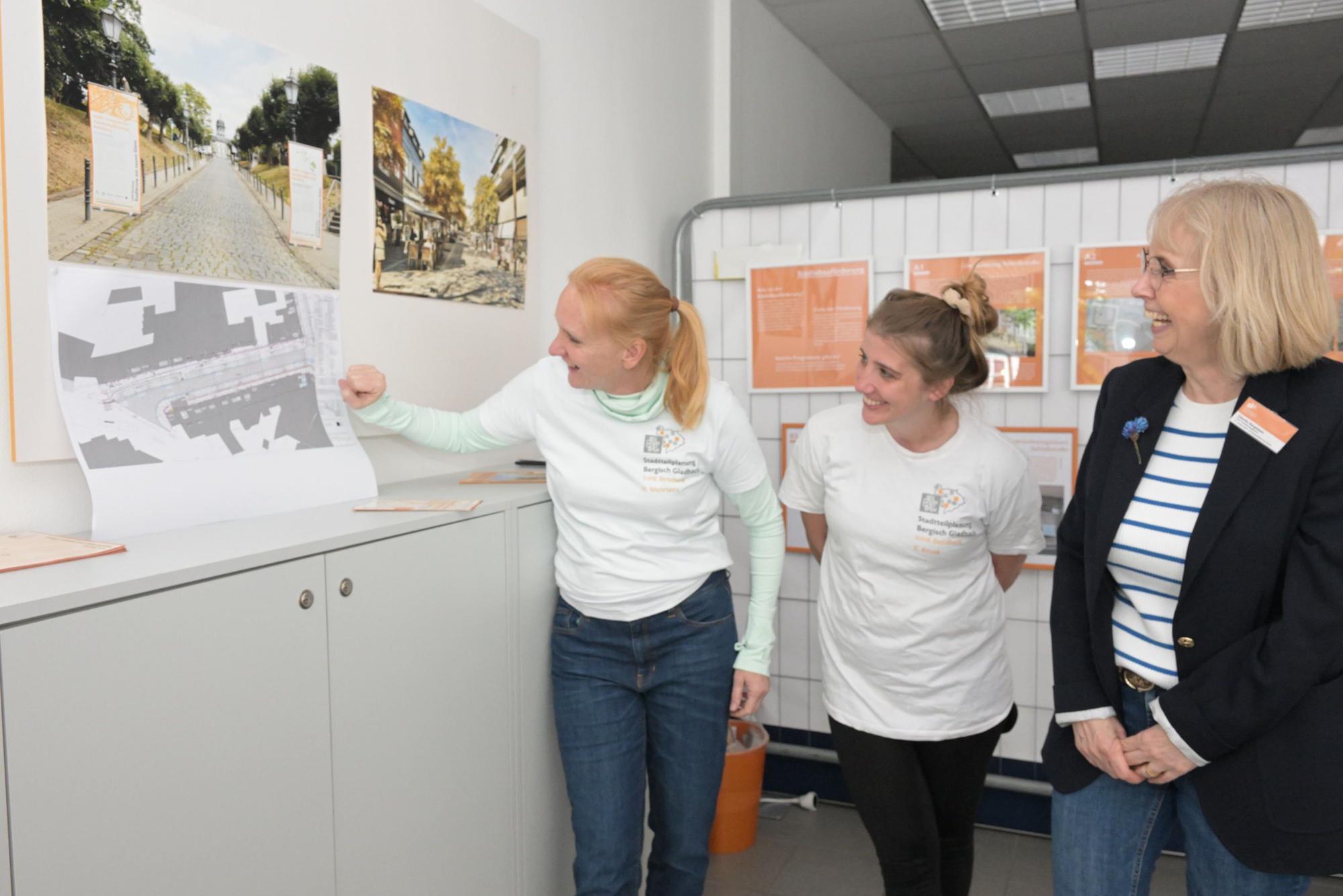 Informationen von den Stadtplanerinnen gab es beim Aktionstag in Bensberg