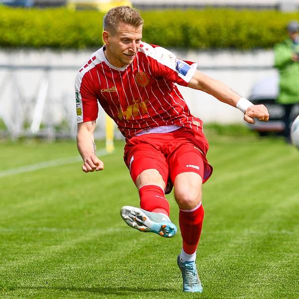 Dominik Ernst Fortuna Köln, 2 am Ball, Spielszene, Freisteller, Ganzkörper, Einzelbild, Aktion, Action, 20.04.2024, Düren Deutschland, Fussball, Regionalliga West, 1. FC Düren - SC Fortuna Köln *** Dominik Ernst Fortuna Köln, 2 on the ball, game scene, cropped, full body, single image, action, action, 20 04 2024, Düren Germany , Football, Regionalliga West, 1 FC Düren SC Fortuna Köln xmhx