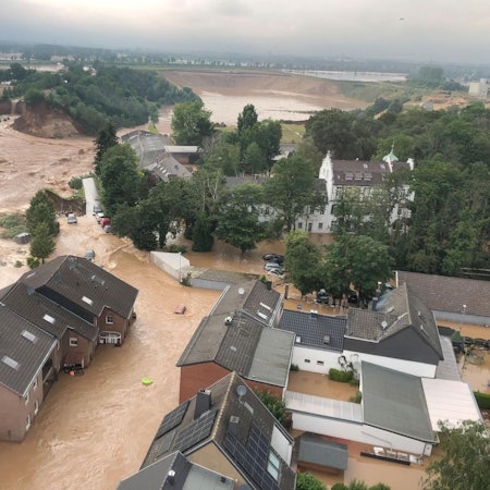 Luftbild der Flut-Katastrophe in Erftstadt-Blessem.