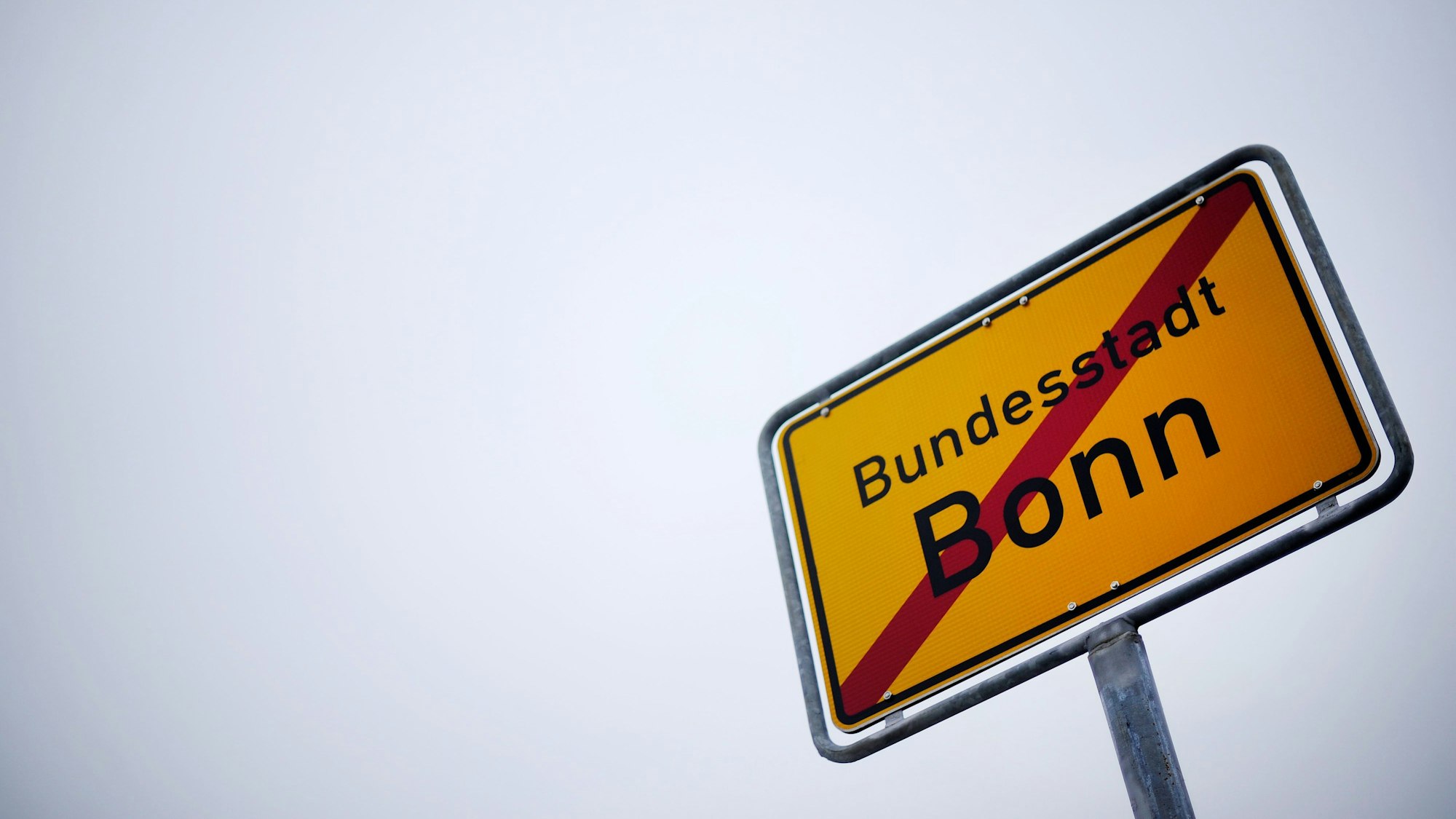 Ein Ortsausgangsschild von Bonn.