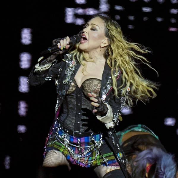 04.05.2024, Brasilien, Rio de Janeiro: Madonna tritt in der letzten Show ihrer "The Celebration Tour" am Strand der Copacabana auf.
Die Sängerin Madonna ist weltberühmt. (zu dpa: «Leute kompakt - vom Wochenende») Foto: Silvia Izquierdo/AP/dpa +++ dpa-Bildfunk +++