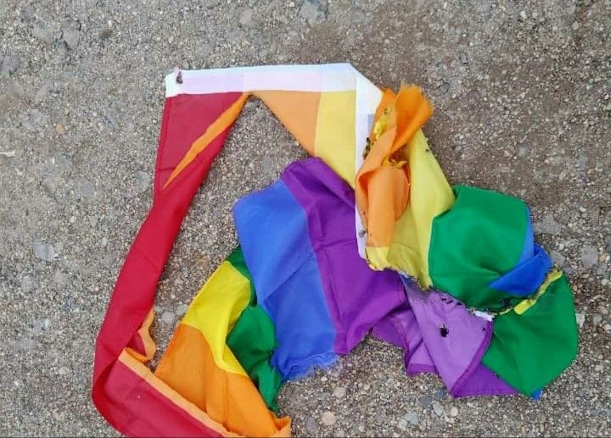 06.05.2024 Ärger bei Maifeier in Schleiden, Regenbogenfahnen zerstört