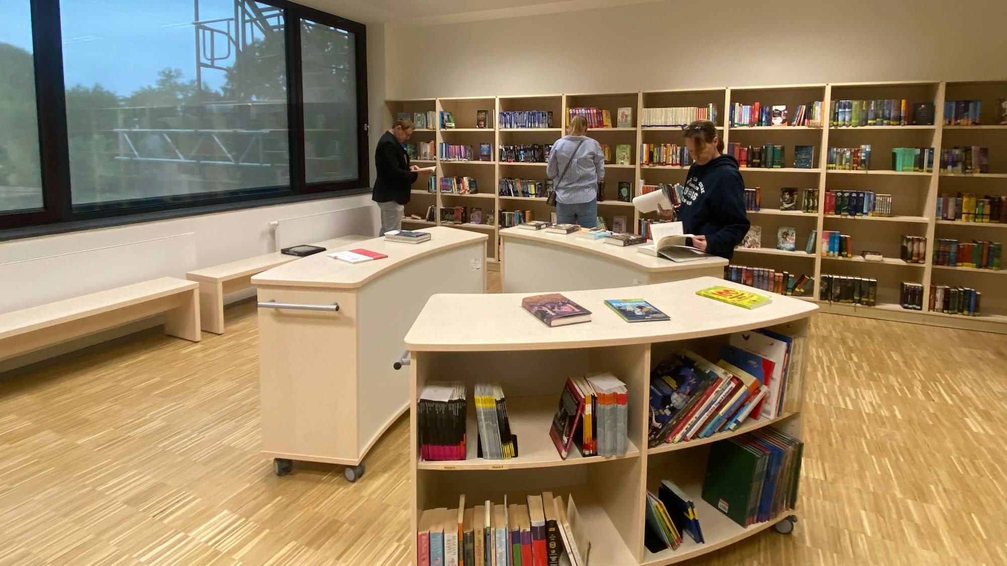 Die Schüler-Bibliothek ist im Neubau enthalten.
