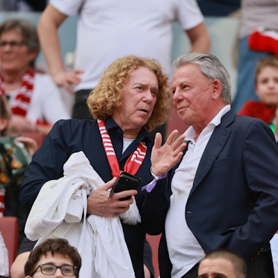 Tony Woodcock (links) und Dieter Prestin beim Heimspiel des 1. FC Köln gegen den VfL Bochum am 6. April.