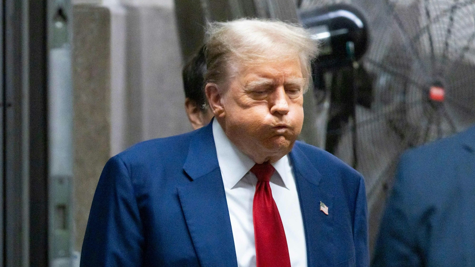 Donald Trump geht nach einer Pause zurück ins Gericht in Manhattan (Archivbild vom 30. April).