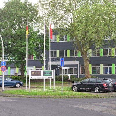 Das Bild zeigt ein Firmengebäude in Frechen.