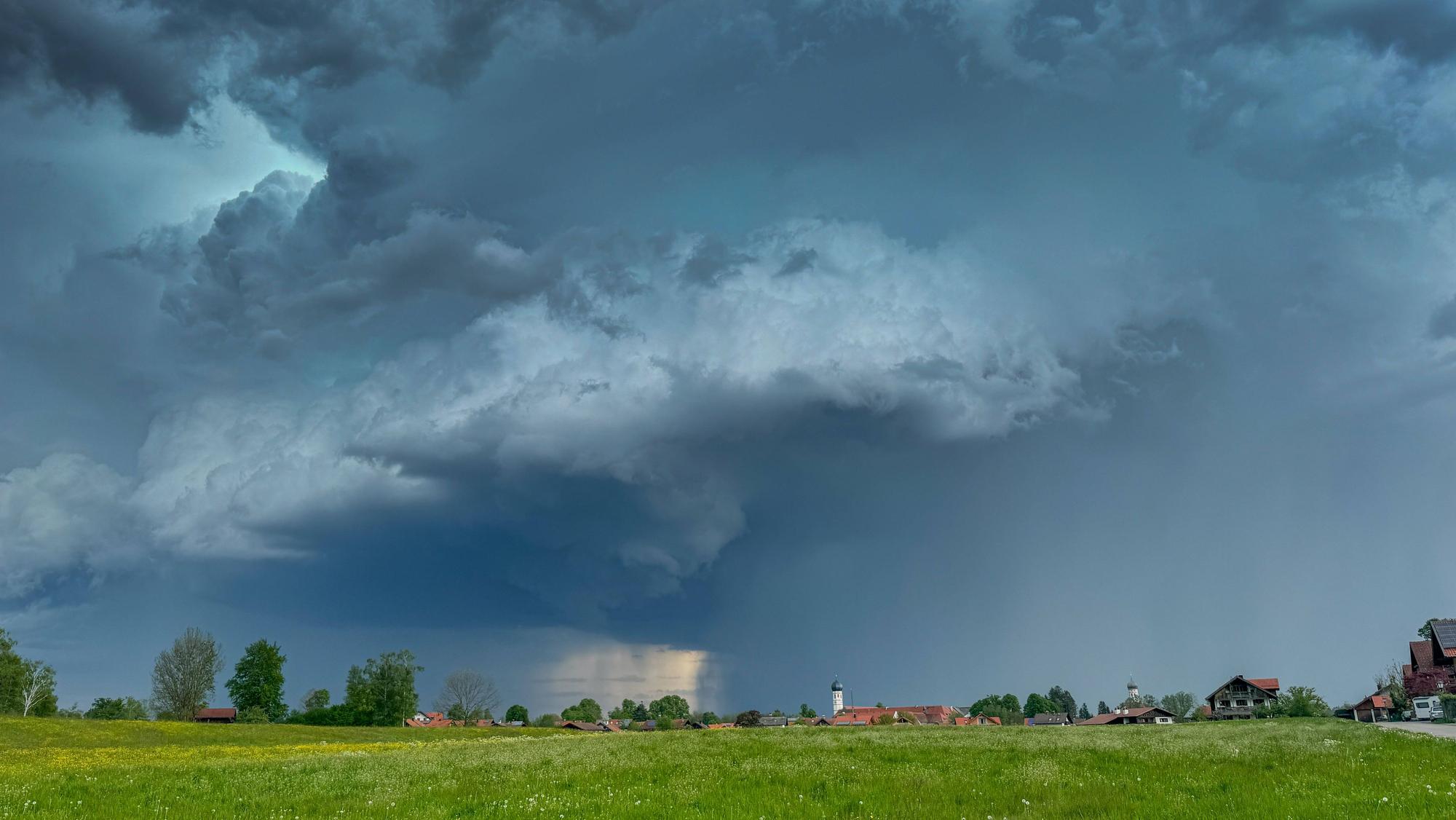 In Deutschland sind aufgrund einer „Omegalage“ verschiedene Wetterlagen prognostiziert.