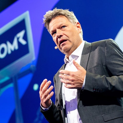 07.05.2024, Hamburg: Robert Habeck (Bündnis90/ Die Grünen), Bundeswirtschaftsminister, spricht während der Digitalmesse OMR.