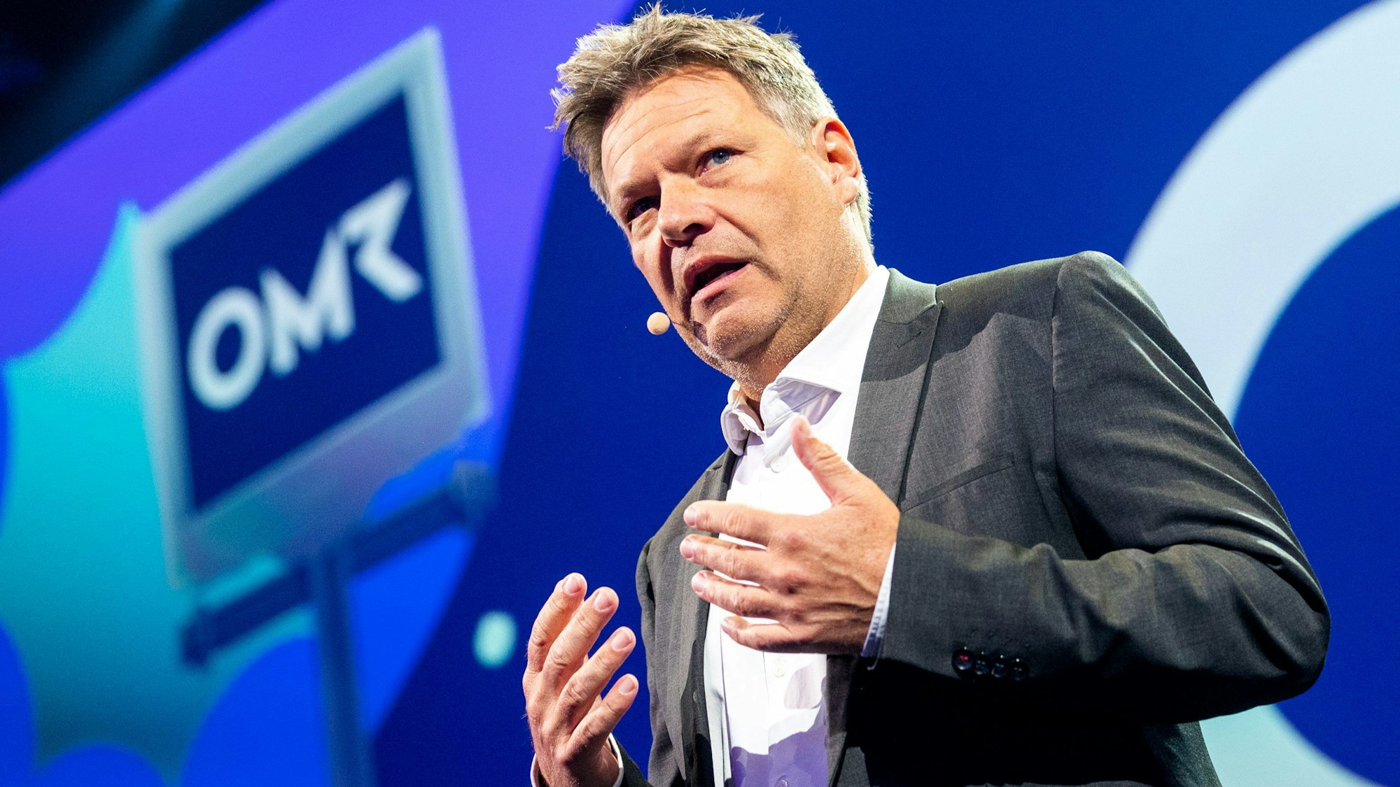 07.05.2024, Hamburg: Robert Habeck (Bündnis90/ Die Grünen), Bundeswirtschaftsminister, spricht während der Digitalmesse OMR.