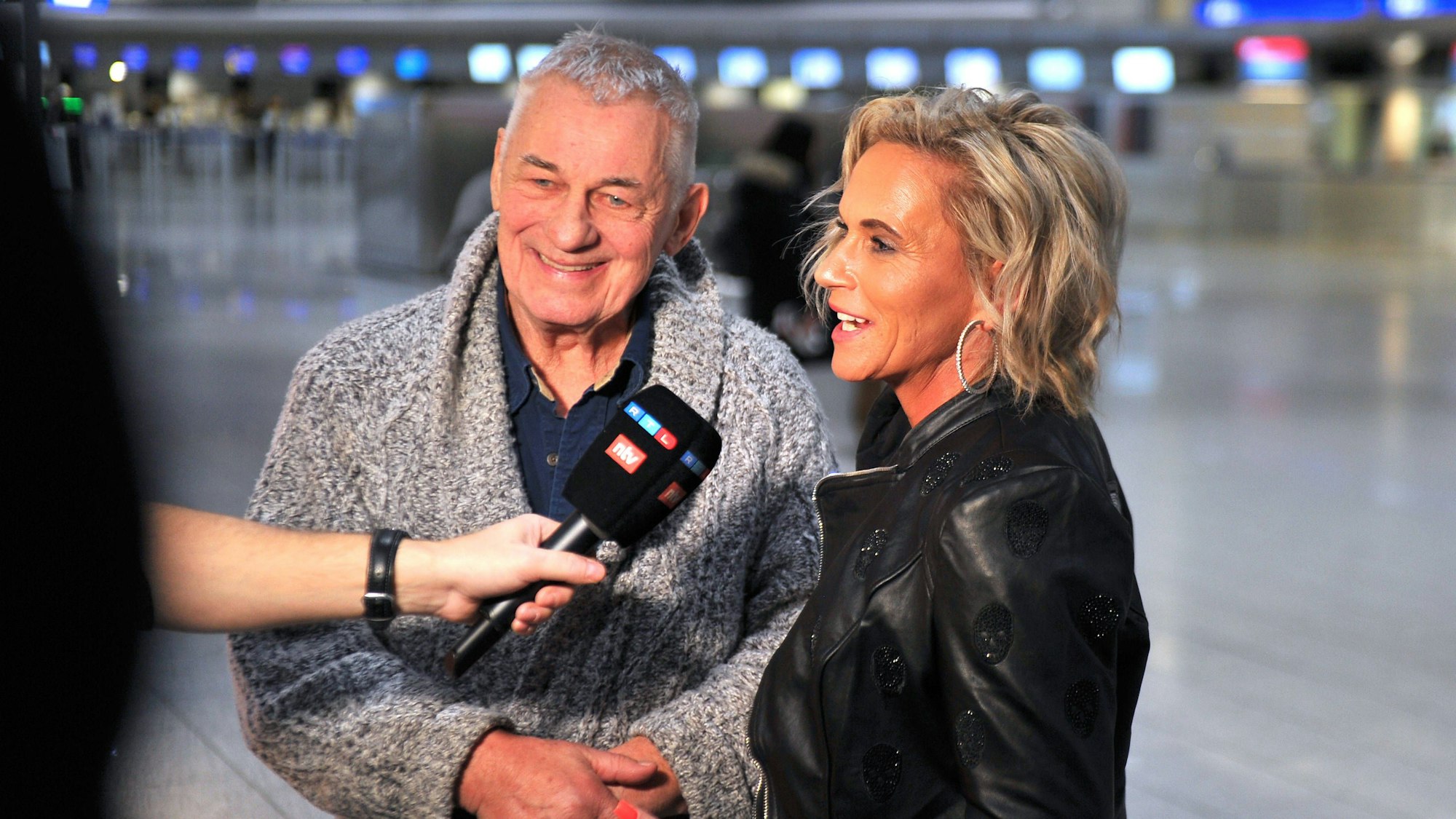 Heinz Hoenig und seine Frau Annika Kärsten Hoenig im Interview.