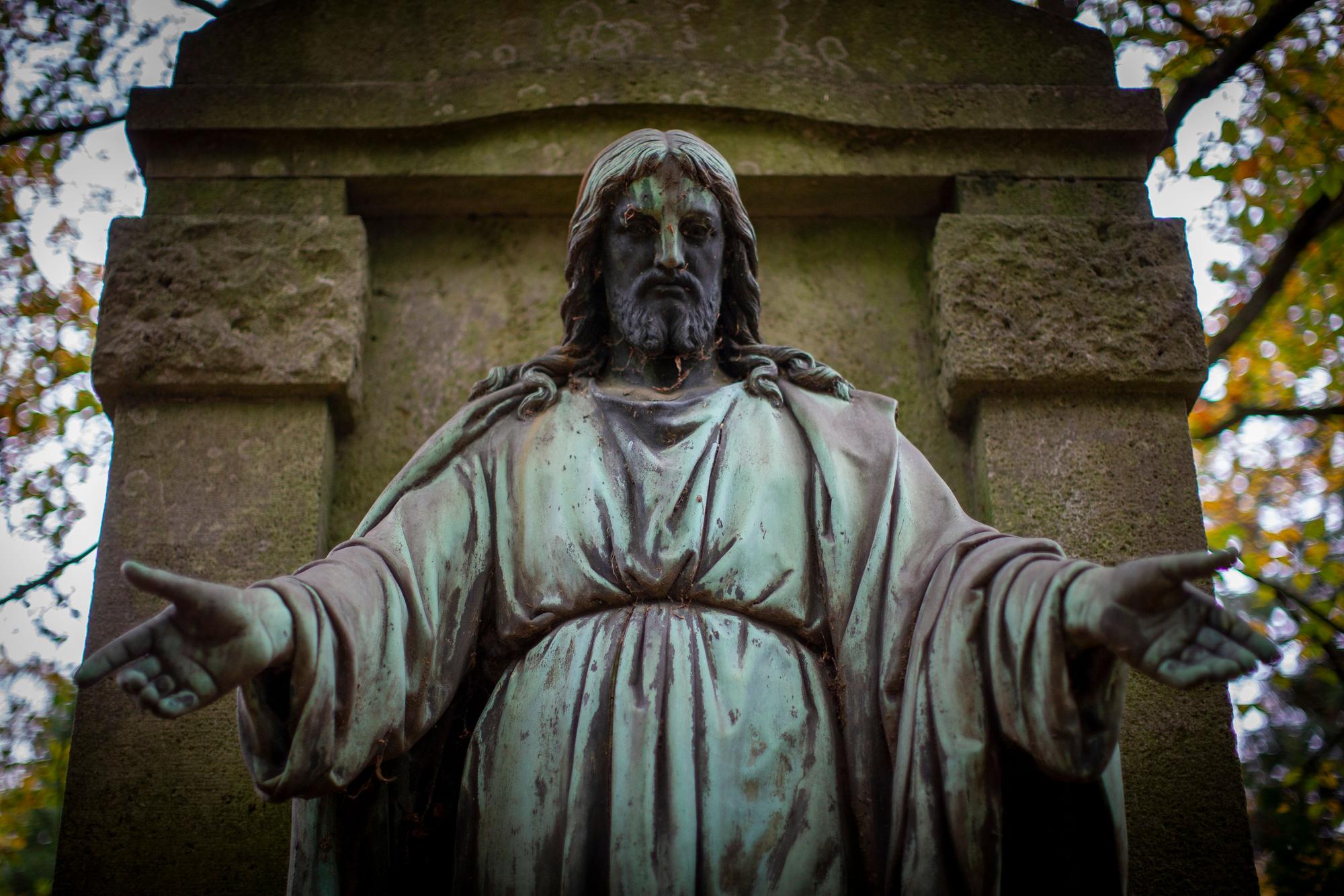 Melaten ist berühmt für seine aufwendig gestalteten historischen Grabmäler.