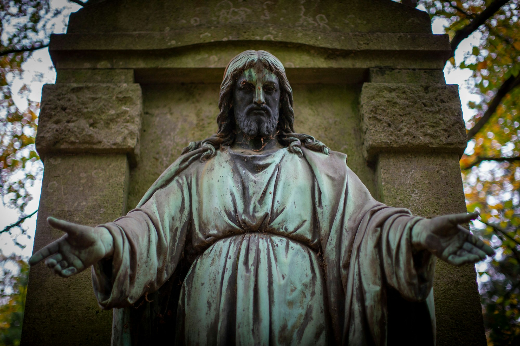 Melaten ist berühmt für seine aufwendig gestalteten historischen Grabmäler.