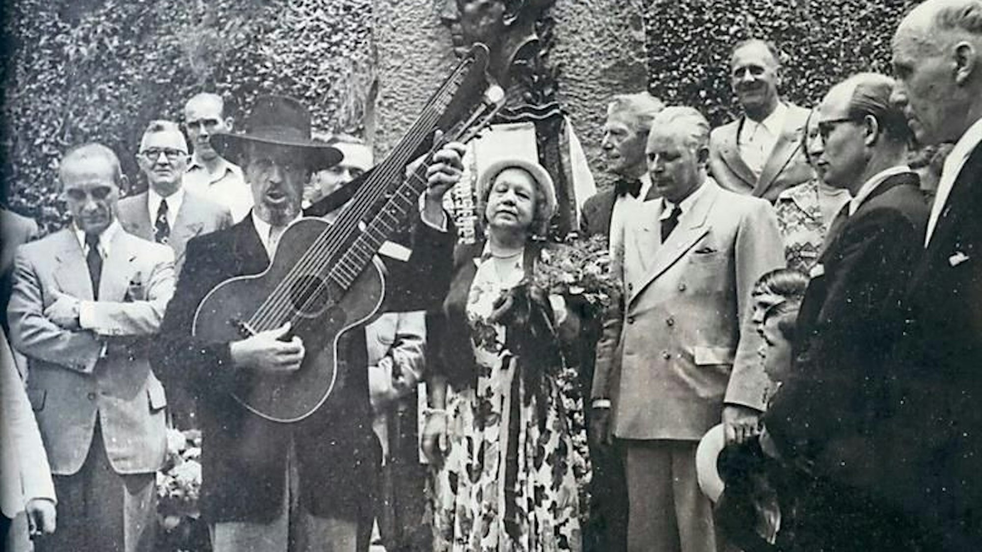 Willi Ostermann Denkmal
Zu den Ehrengästen bei der Denkmaleinweihung gehörte Witwe Käthe Ostermann.