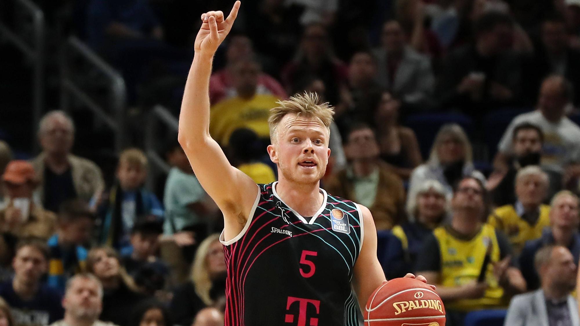 Spielmacher Harald Frey war mit 23 Punkten und sieben Assists der beste Bonner. Er versenkte vier Dreier.