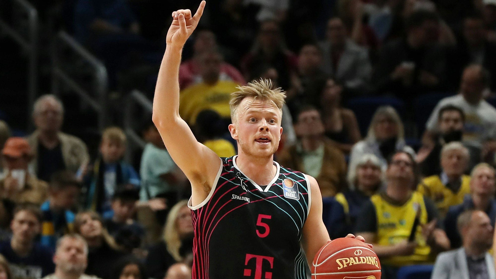 Spielmacher Harald Frey war mit 23 Punkten und sieben Assists der beste Bonner. Er versenkte vier Dreier.