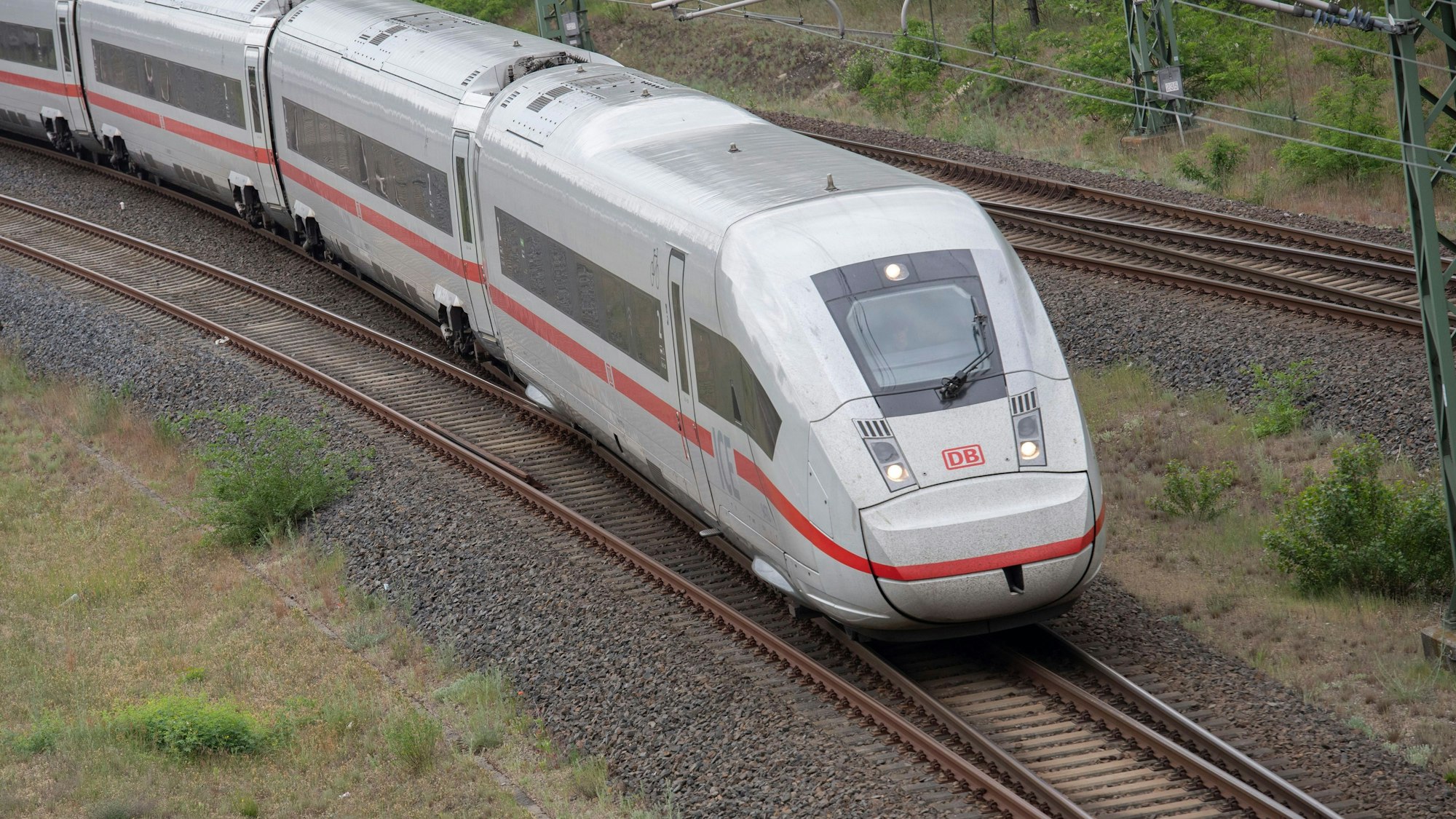 Ein ICE 4 der Deutschen Bahn. (Symbolbild)